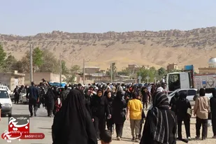 بی&zwnj;قراری جاماندگان اربعین در کوهدشت؛ پیمایش حرم تا حرم در اوج گرمای تابستان+عکس