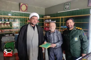 دیدار مسئول نمایندگی ولی فقیه در سپاه ناحیه همدان با خانواده&zwnj;های معظم شهدا