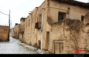 قلعه ماه&zwnj;&zwnj;نشان وغار 3 هزار ساله روستای وانشان گلپايگان