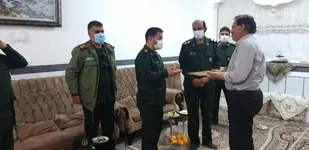 تجلیل از فرمانده گردان بیت المقدس بخش مروست