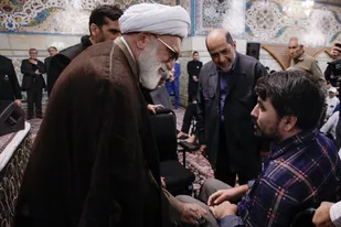 اهدای ۱۹۰ ویلچر برقی به توان&zwnj;یابان در حرم مطهر رضوی