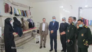 افتتاح نیروگاه خورشیدی 5 کیلو واتی و کارگاه های اشتغال قالی بافی و تولید کیف در خمینی شهر
