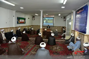 نشست فرمانده سپاه نهاوند با روحانیون و طلاب