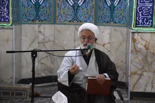پیشکسوتان فرهنگی نباید در شرایط موجود عقب نشینی کنند