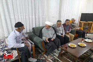 نمازگزاران و بسیجیان سرخه از دو بیمار عیادت کردند