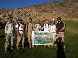 صعود بسیجیان گردان فاتحین کرمانشاه به قله کوبری همدان