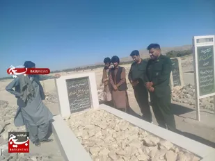 غبارروبی مزار شهدا به مناسبت هفته بسیج