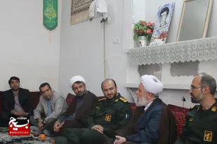 دیدار مسئول نمایندگی ولی فقیه در سپاه استان البرز، با خانواده&zwnj;های معزز شهدا در اشتهارد