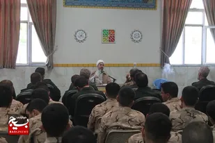 پاسداران باید علی گونه و علی وار زندگی کنند
