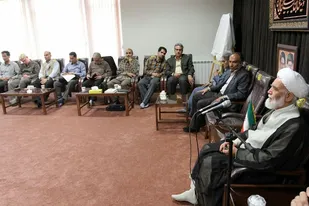 دیدار اصحاب رسانه با نماینده ولی&zwnj;فقیه در استان همدان و رونمایی از پوستر خبرنگار