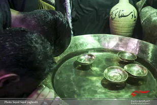 آیین سنتی طشت گذاری در حسینیه ثارالله اردبیل