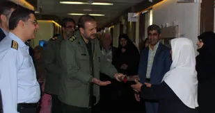حضور فرمانده سپاه شاهرود در بیمارستان ها و تکریم پرستاران