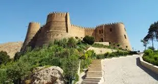 یک شب اقامت رایگان به پرجمعیت&zwnj;ترین خانواده مهمان در لرستان