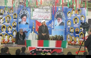 دفاع مقدس ما مملو از خدایی شدن&zwnj;ها بود