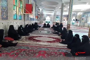 قبور گلزار شهدا سرخه با حضور بسیجیان سرخه ای غبارروبی شد