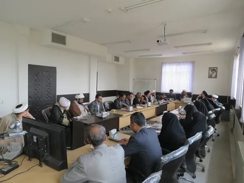 پیشبرد اهداف انقلاب در گرو هم افزایی و روحیه جهادی نخبگان و اساتید بسیجی است