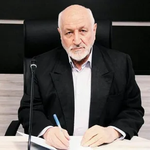 "می کشم ناز تو ای دوست، زگهواره خویش"
