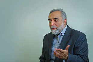 امام خمینی(ره) هیمنه ابرقدرت های عالم را شکست