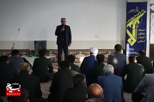 غبارروبی قبور مطهر شهدا در شهر خورموج