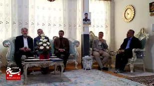 دیدار مسئول بسیج اساتید استان البرز با خانواده شهید مدافع حرم بهروز واحدی+تصاویر