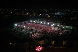 مداحی سیدرضا نریمانی در هیأت فدائیان حسین(ع)⁣ با رعایت پروتکل&zwnj;های بهداشتی