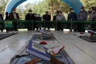 شهدا چشم و چراغ ملت هستند و نباید از ذهن&zwnj;ها و یادها فراموش شوند