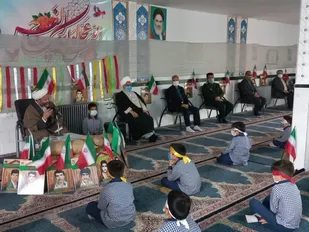 دانش آموزان شهر تفت روز بزرگداشت شهدا را گرامی داشتند