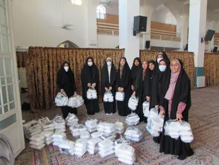 توزیع ۵۲۰ غذا توسط دانشجویان بسیجی اردکان بین اقشار نیازمند
