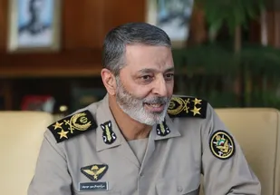 تقدیر و تشکر فرمانده کل ارتش از جهادگران خط مقدم سلامت/در هر سنگری که نیاز باشد جان خود را تقدیم خواهیم کرد