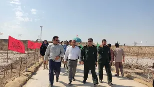 بازدید فرمانده سپاه فتح استان و استاندار از یادمان شلمچه + (تصاویر)