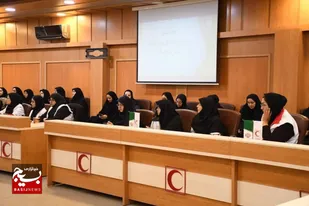 نشست جهاد تبیین ویژه مدیران و کارکنان جمعیت هلال&zwnj;احمر استان سیستان و بلوچستان برگزار شد