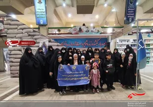 بانوان بسیجی از یازدهمین نمایشگاه ملی کتاب دفاع مقدس بازدید کردند