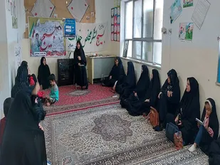 نشست روشنگری با عنوان " خانواده مقاوم " در پایگاه مقاومت ریحانه برگزار شد