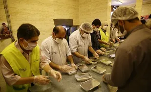 ۵۰۰ هزار وعده غذای گرم در طرح "اطعام حسینی" بین نیازمندان استان البرز توزیع شد