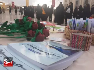 گروه جهادی چهارشنبه&zwnj;های زهرایی قم موکب &laquo;دستاوردهای انقلاب&raquo; برپا کردند
