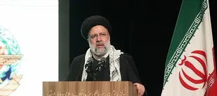 بیداری در منطقه به برکت خون شهداست و ادامه خواهد داشت/امروزه، همواره باید از دفاع مقدس تجلیل و تکریم شود