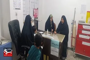 برپایی میز خدمت به همت پایگاه حضرت معصومه (س)