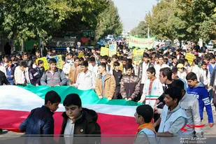 حضور پرشور مردم فیروزان در راهپیمایی 13 آبان