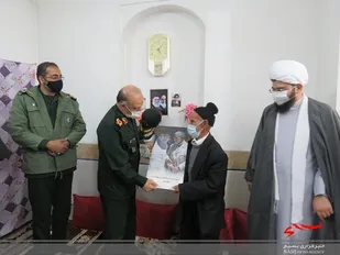 دیدار و تجلیل فرمانده سپاه حضرت صاحب الزمان (عج) از بسیجی 8سال دفاع مقدس