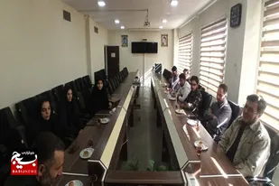 دیدار جمعی از هنرمندان با جانشین فرمانده سپاه ناحیه رزن