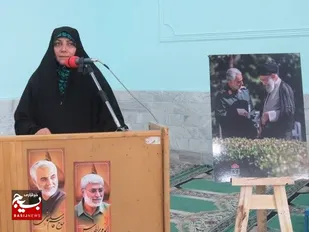 زن، نقش محوری در مدیریت خانواده و تربیت فرزند دارد