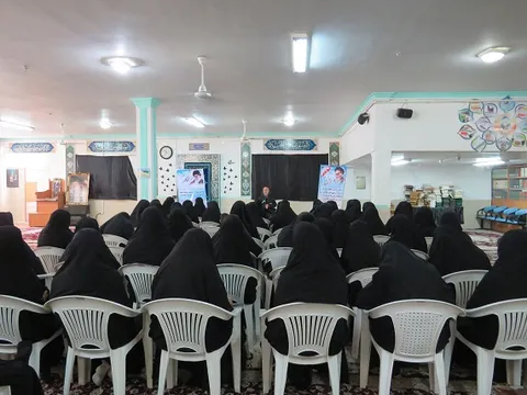 نشستی در حوزه زینبیه ناحیه مرکزی یزد برگزار شد