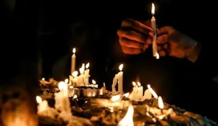 مراسم&laquo;شمع پاي لاماخ&raquo;(توزيع شمع) در آذربایجان شرقی
