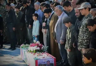 تشییع پیکر پاک جانباز شیمایی ۸سال دفاع مقدس شهید حاج صفر اسحاقیان