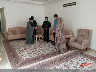 تجلیل از سه خانواده فعال در عرصه تعلیم و تربیت توسط بسیج تفرش