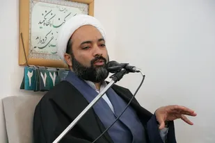 کارگزار باوفا کسی است که دشمن از حرف زدن و یا سکوتش سوءاستفاده نکند