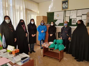 حضور خواهران بسیجی برای کمک به بهداشتیاران در مرکز بهداشت