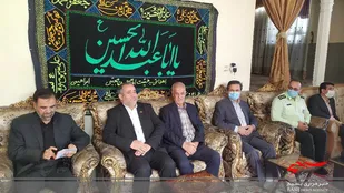 دیدار استاندار سمنان با خانواده شهید جواد نوروزی