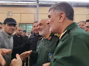 حضورفرمانده کل سپاه پاسداران انقلاب اسلامی در بین زائران مرز بین المللی مهران