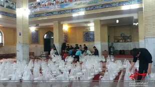 تهیه و توزیع 1000 پرس غذای گرم در شبی که از 1000 ماه بالاتر است
